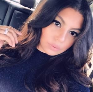 Meet your Posher, Adanely